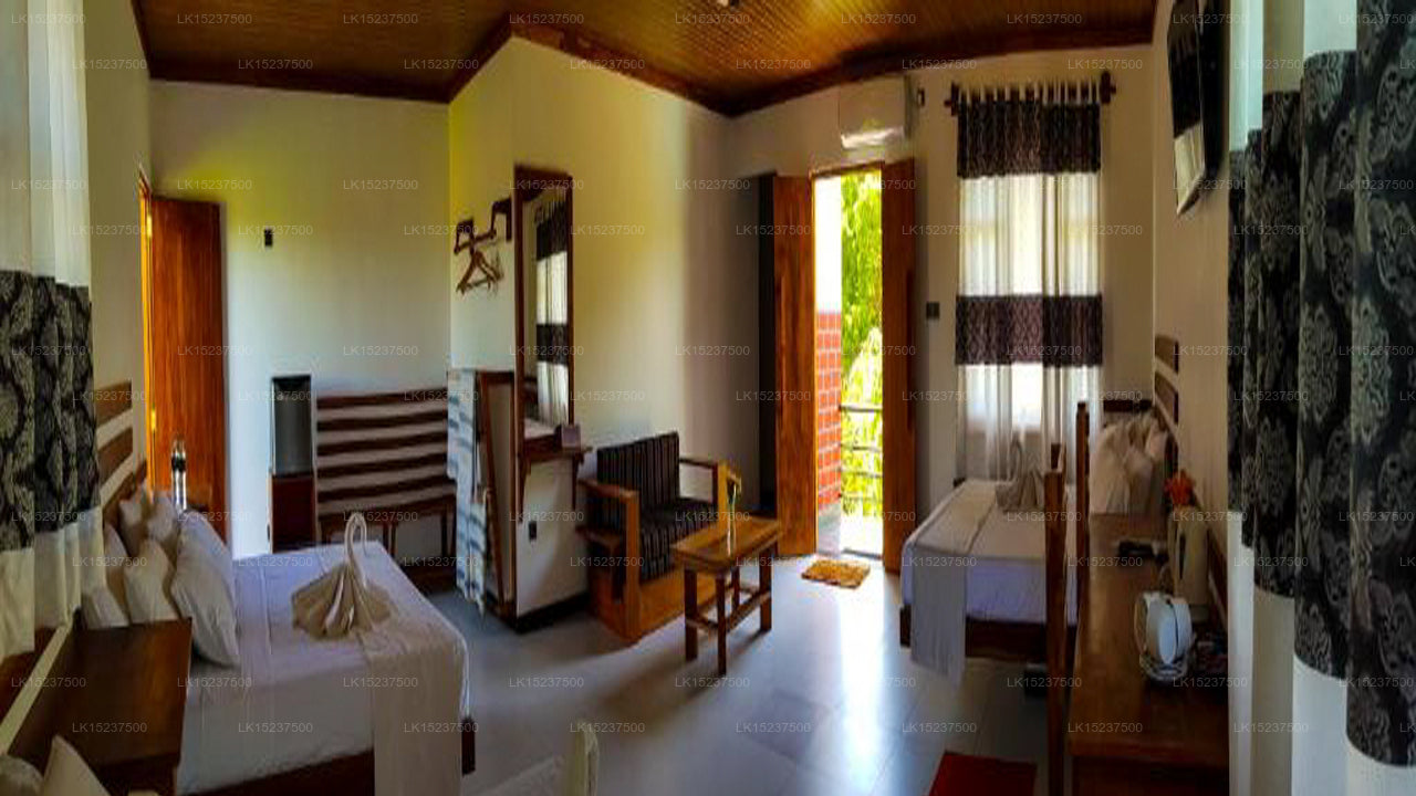 Öko-Hotel Black &amp; White, Anuradhapura