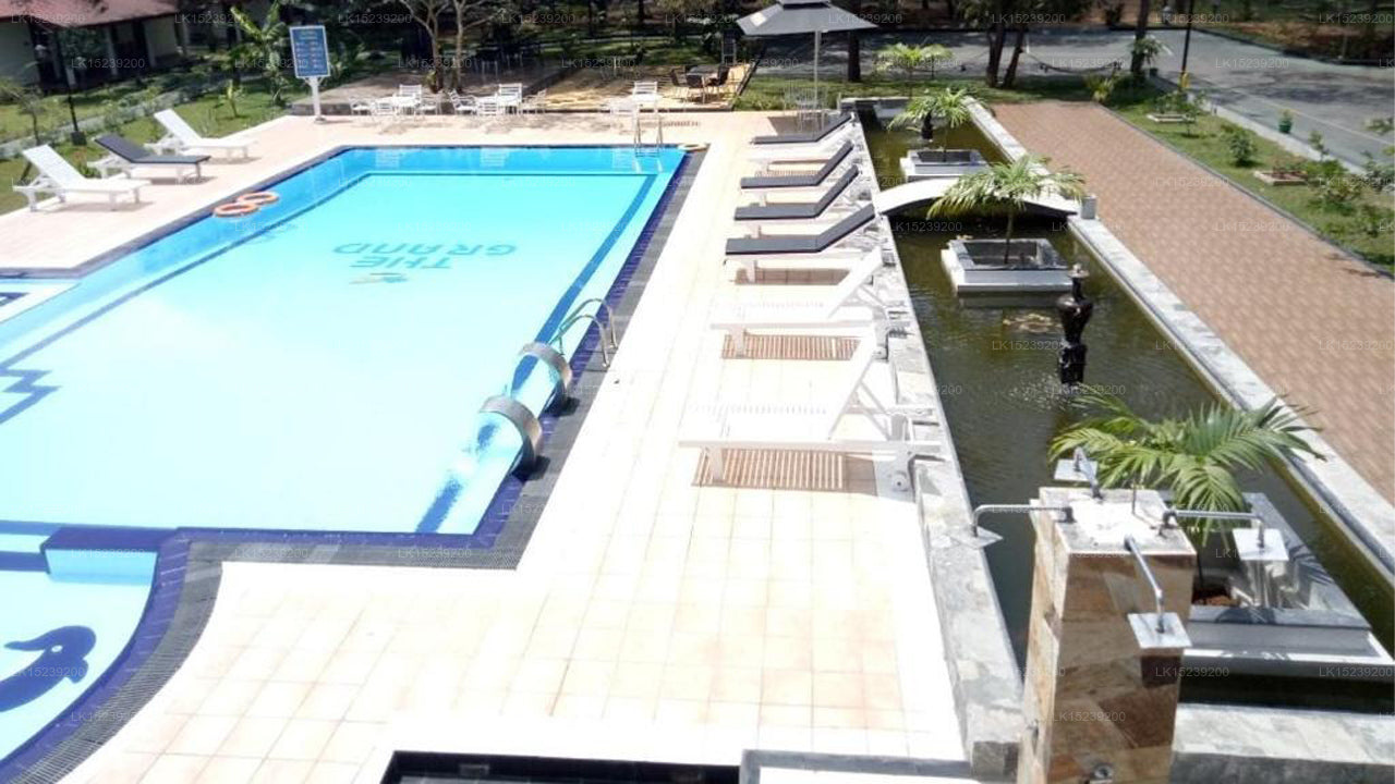 Das Grand Leisure Village, Auradapura