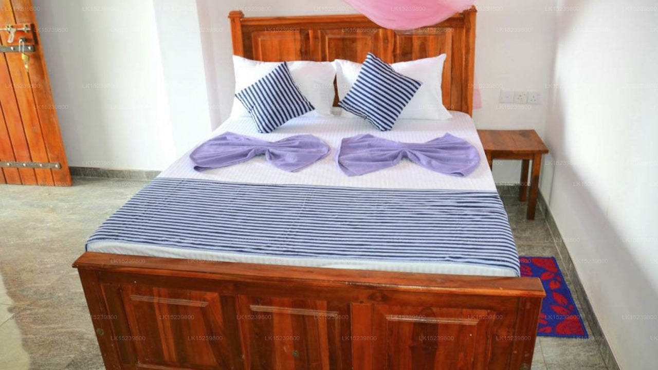 Ella Infinity View, Ella 