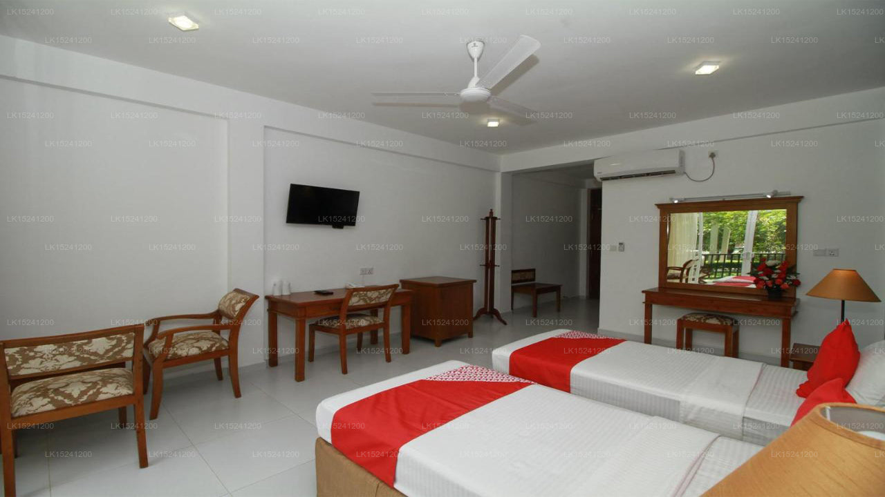 Garden Beach Hotel, Kalutara 