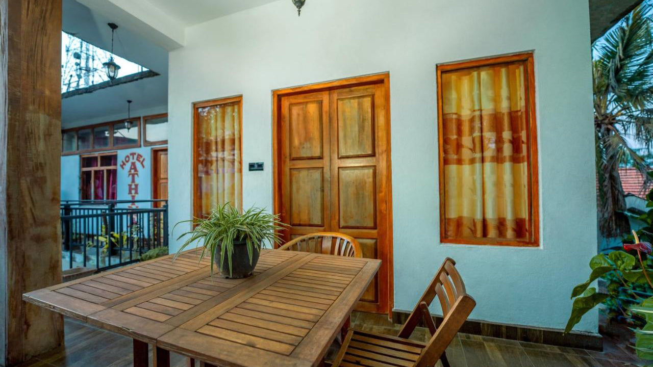 Hotel Athina &amp; Restaurant, Chilaw