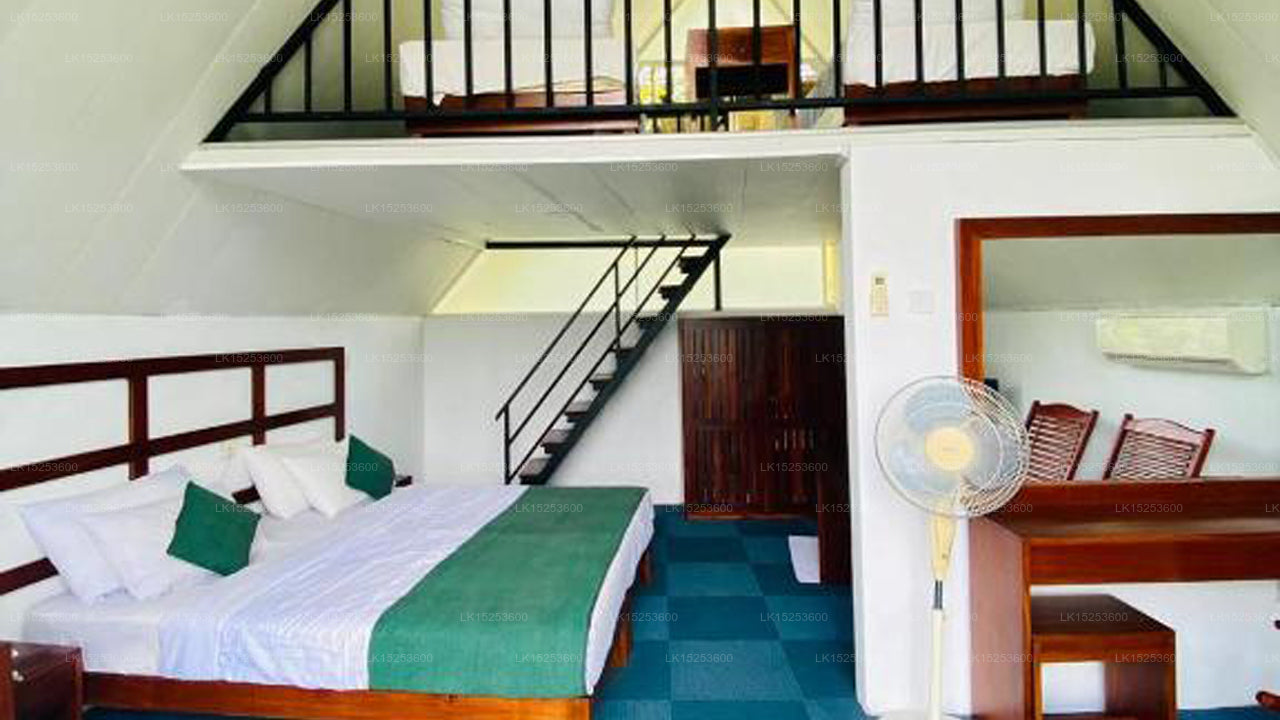 Die Wasserfallvillen, Hatton