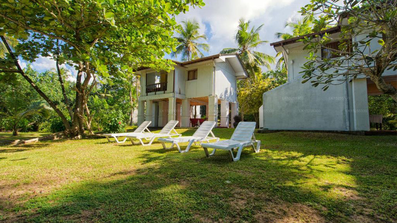 Palm Beach Inn &amp; Sea Shells Cabanas, A2, Bentota