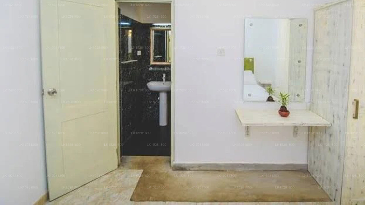 Una J Villa, Pamunugama 
