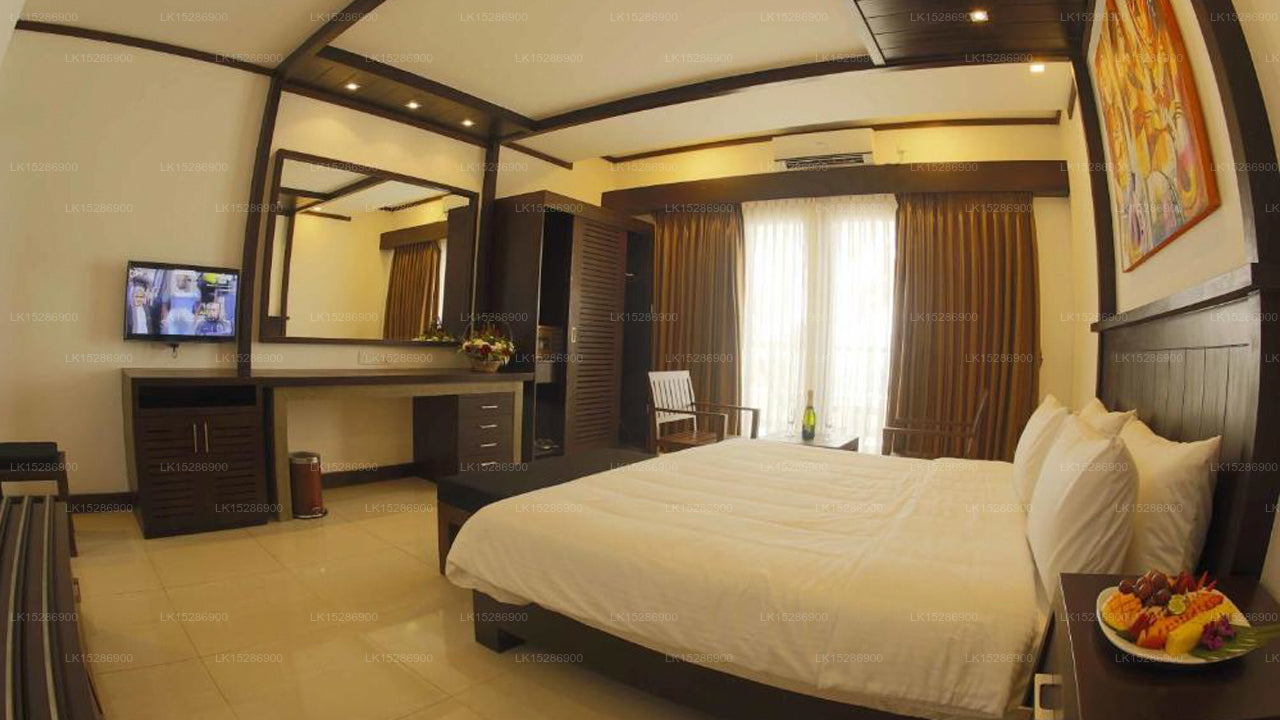 Blue Beach Hotel, Wadduwa 