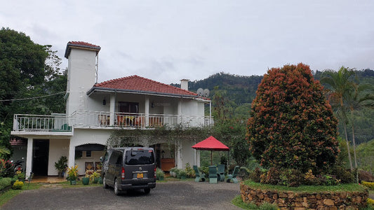 Hideaway Trails von Chaarya, Ella