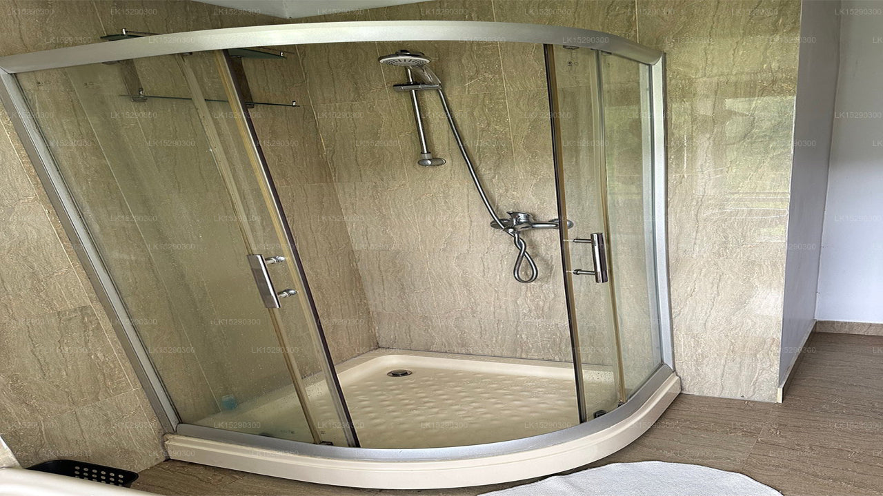 Hideaway Trails von Chaarya, Ella