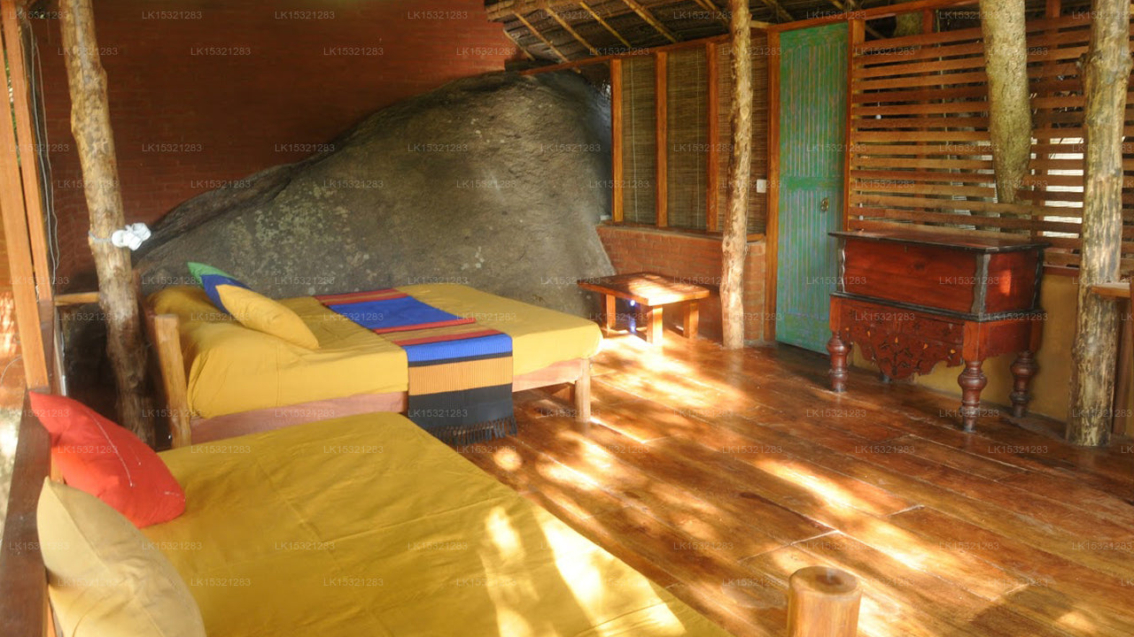 Rückseite von Beyond Dehigaha Ela, Sigiriya