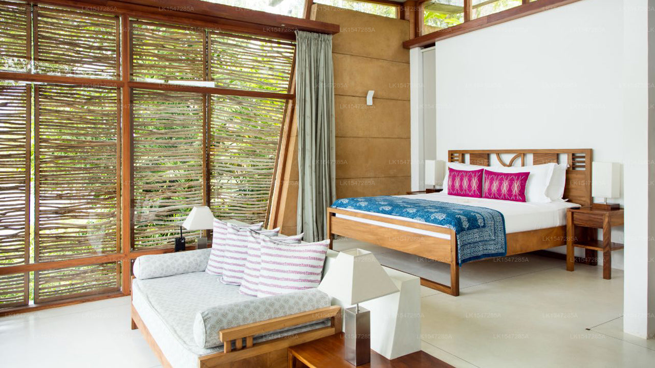 Tri Koggala von Amaya, Koggala