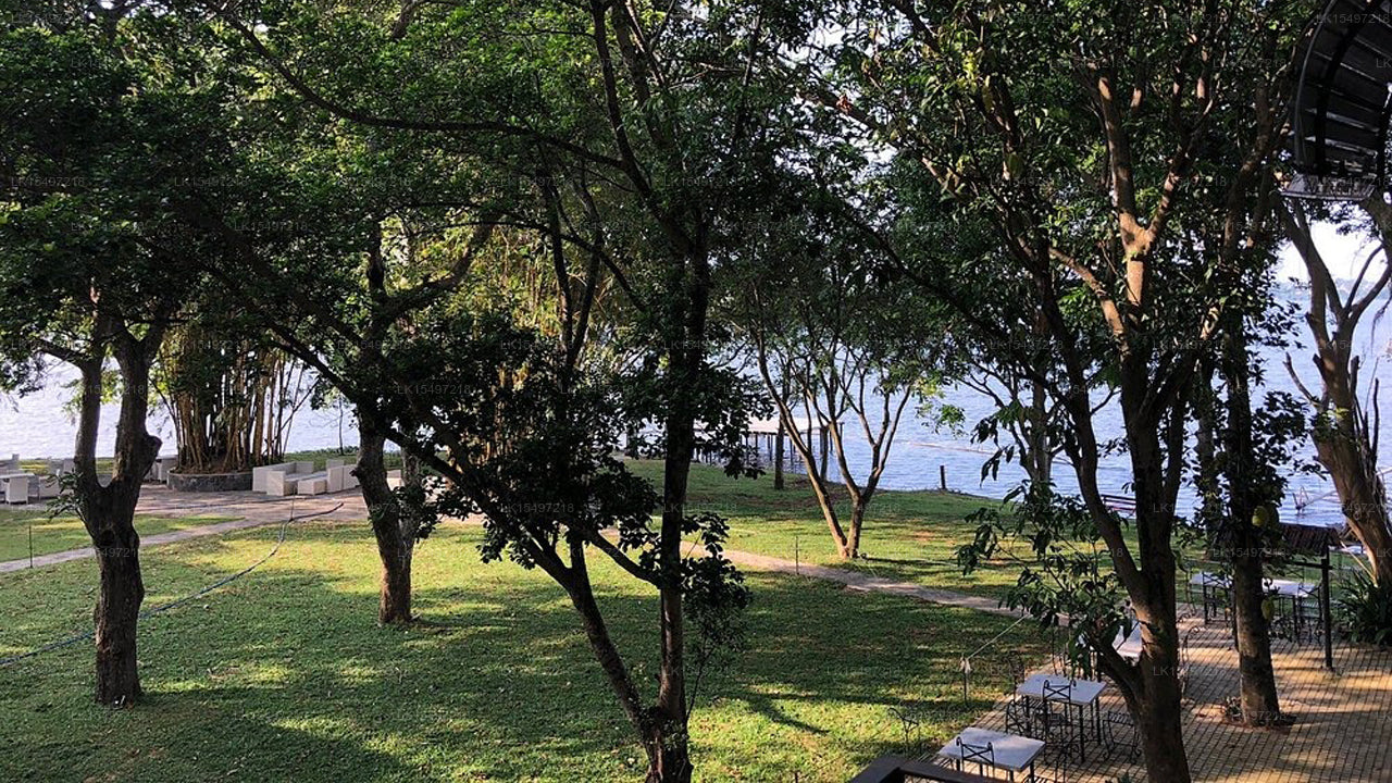 Thotupola Lakeside Resort, Piliyandala 