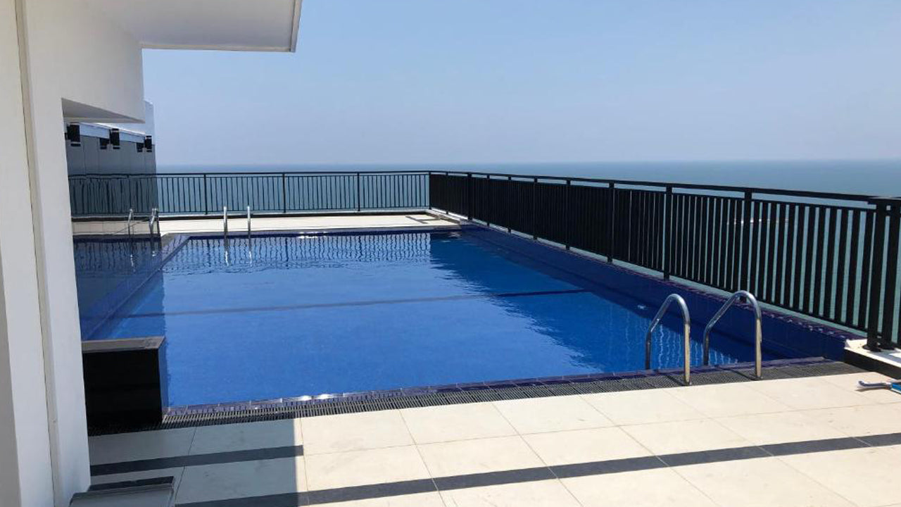 Sea Breeze, neues Apartment mit 3 Schlafzimmern am Strand