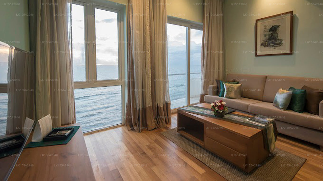 Ocean Edge Suites &amp; Hotel Colombo