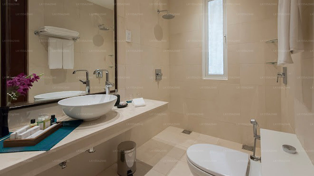 Ocean Edge Suites &amp; Hotel Colombo