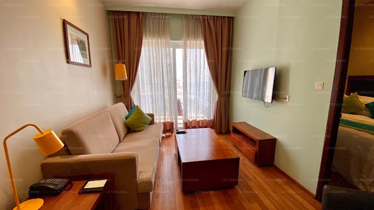 Ocean Edge Suites &amp; Hotel Colombo