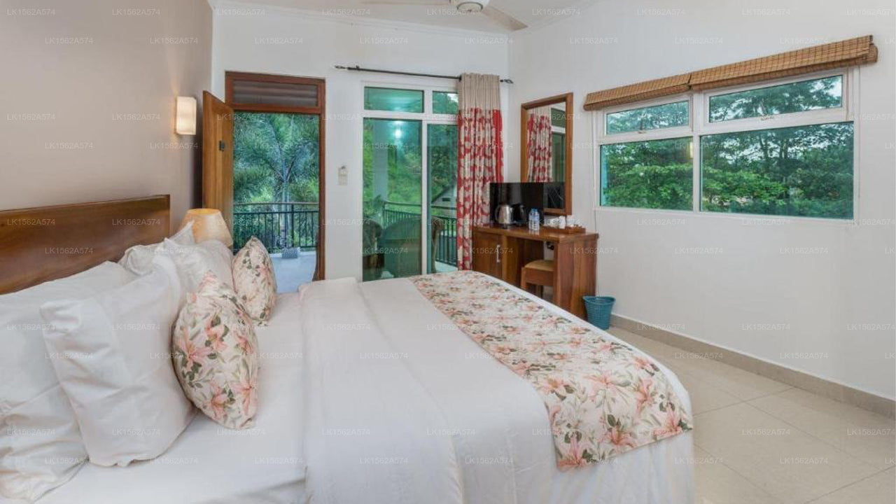 Hotel Travelers Nest, Kandy 