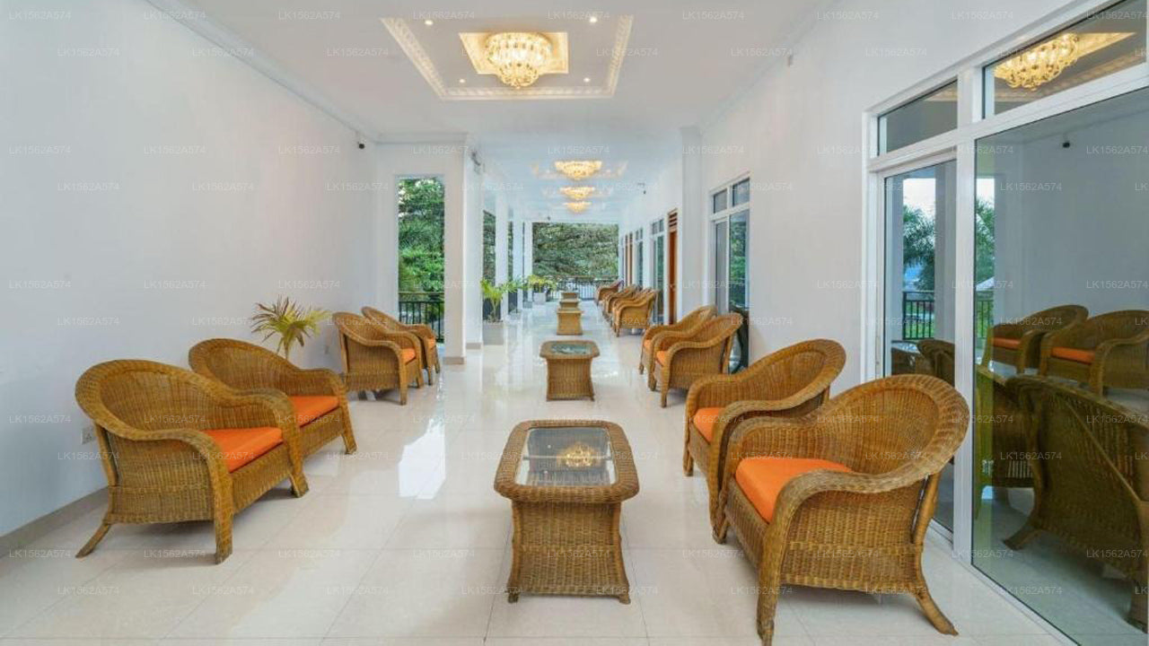 Hotel Travelers Nest, Kandy 