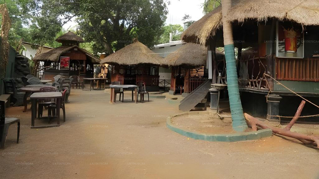 Thampa Tourist Hotel in Vavuniya