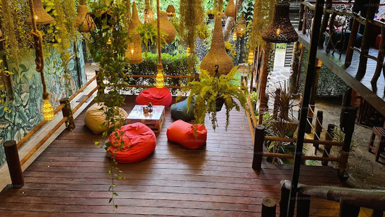 Unwind Restaurant &amp; Hostel, Ktunayaka