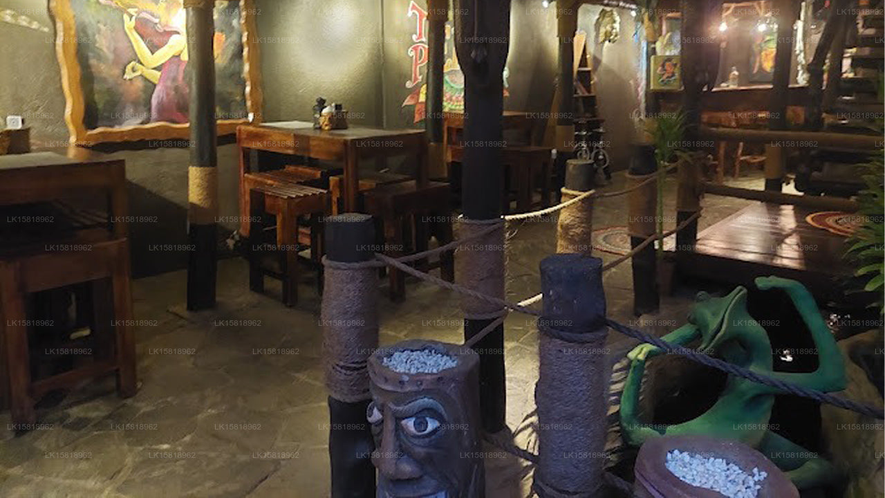 Unwind Restaurant &amp; Hostel, Ktunayaka