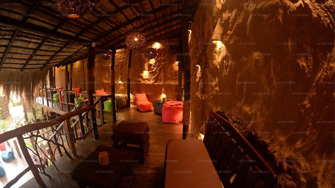 Unwind Restaurant &amp; Hostel, Ktunayaka