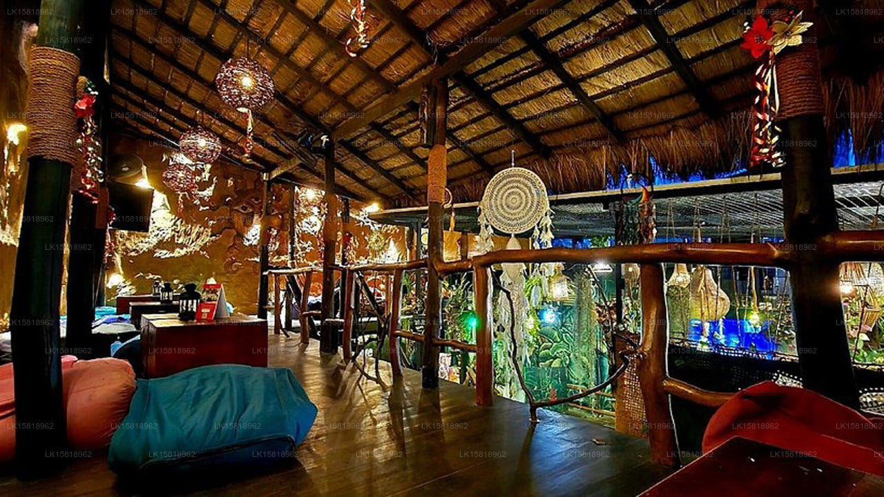 Unwind Restaurant &amp; Hostel, Ktunayaka