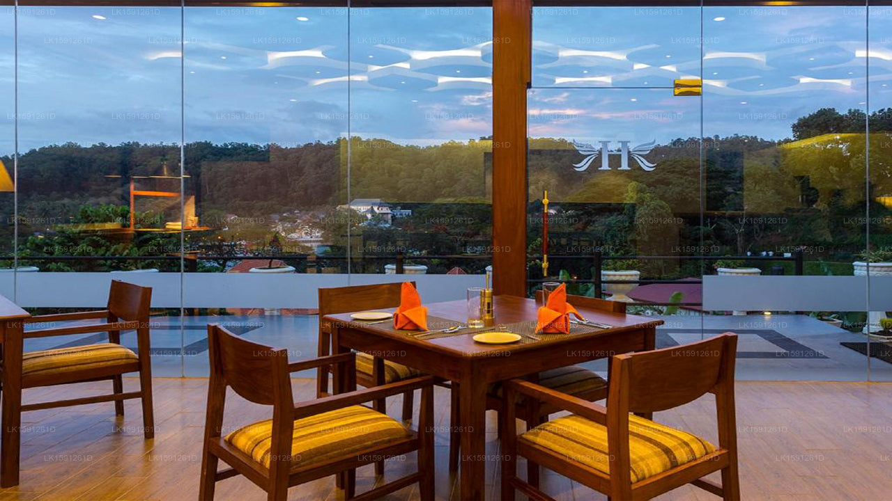 Himmel sieben, Kandy 