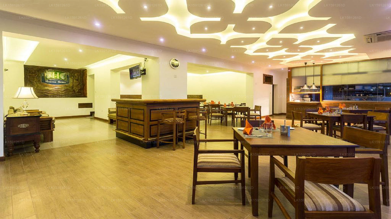 Himmel sieben, Kandy 