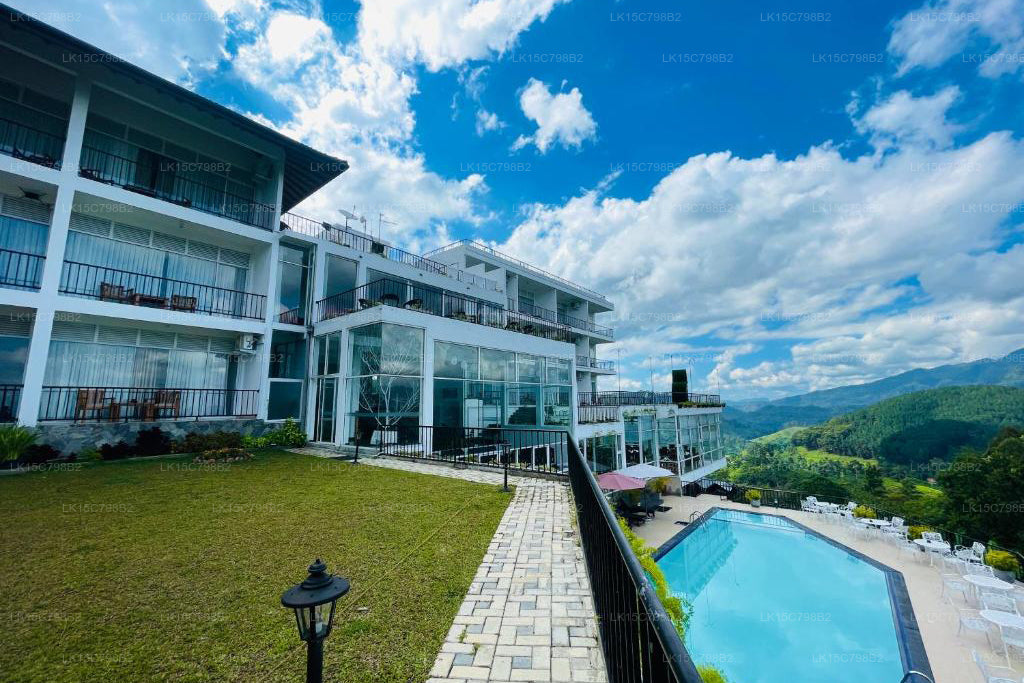 Hotel Heaven's Edge von EHI, Ella