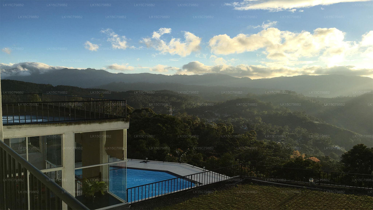 Hotel Heaven's Edge von EHI, Ella