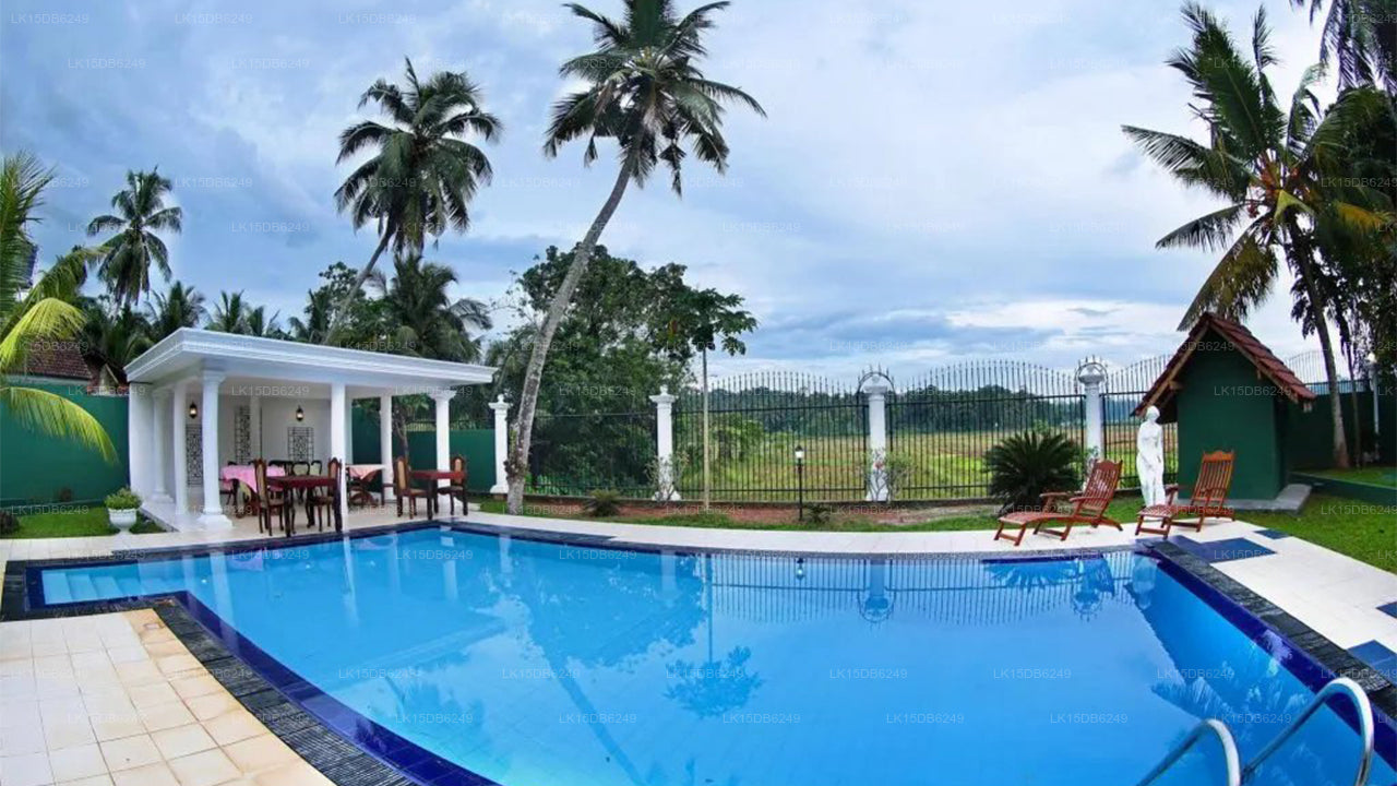 Weiße Villa am Flughafen Anthiekka, Gampaha