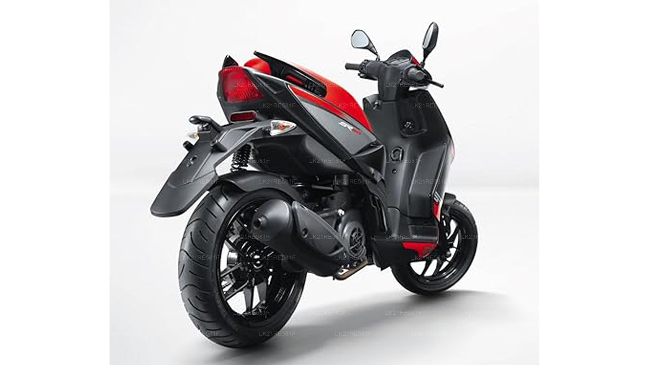 Aprilia Roller 150 ccm (Selbstfahrt)