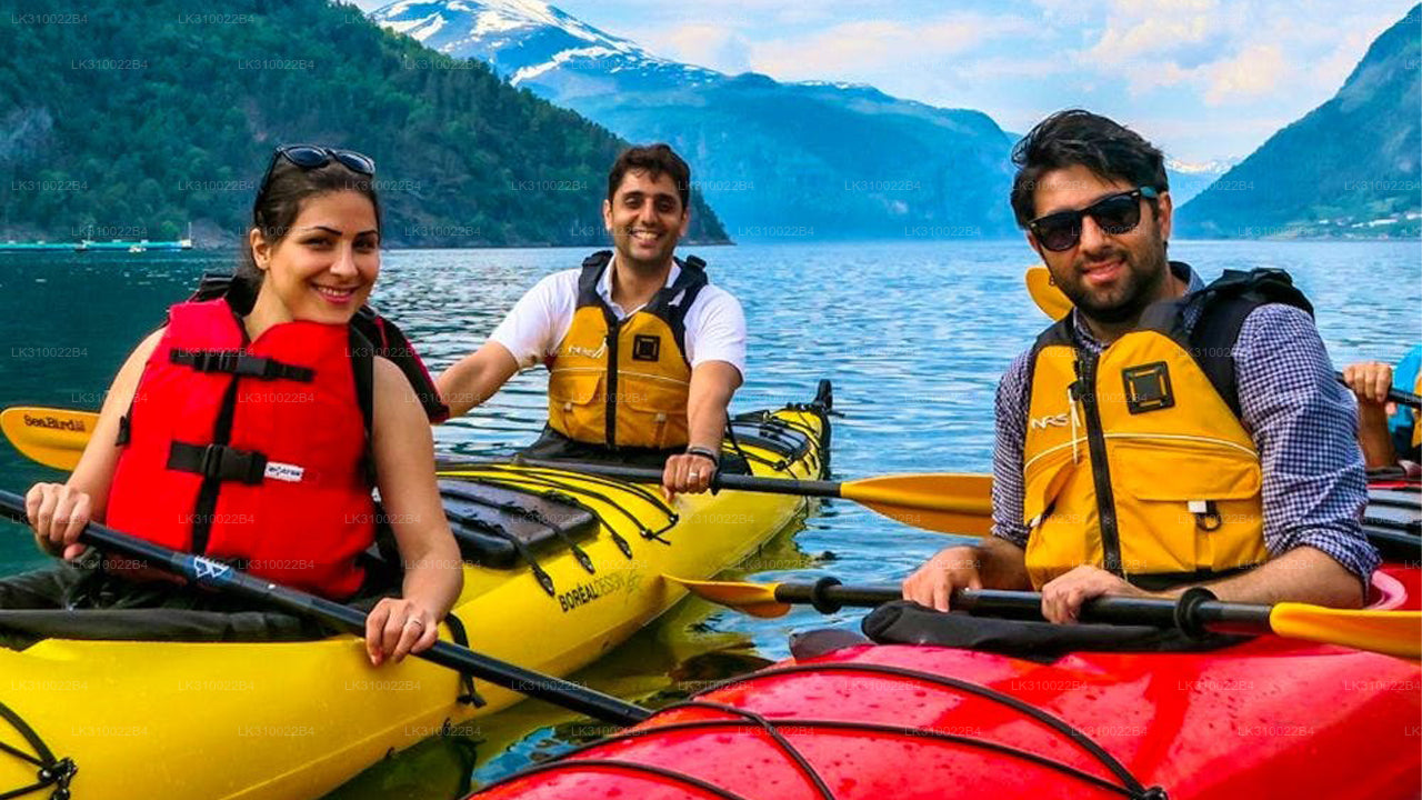Kajakfahren auf flachem Wasser ab Kitulgala