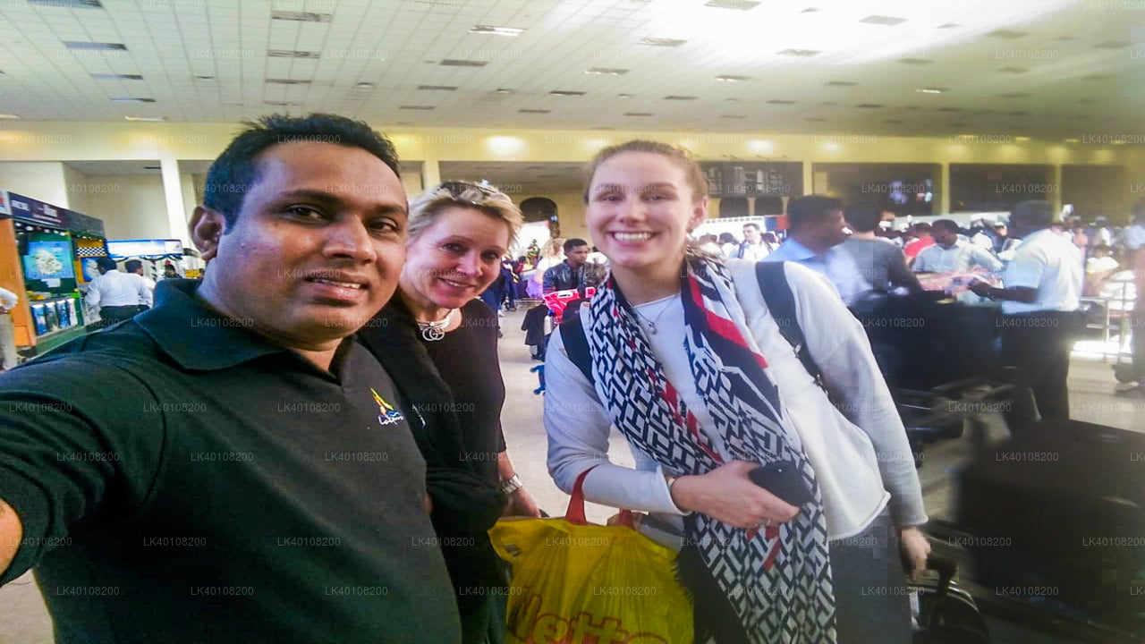 Privater Transfer von Wasgamuwa City zum Flughafen Colombo (CMB)