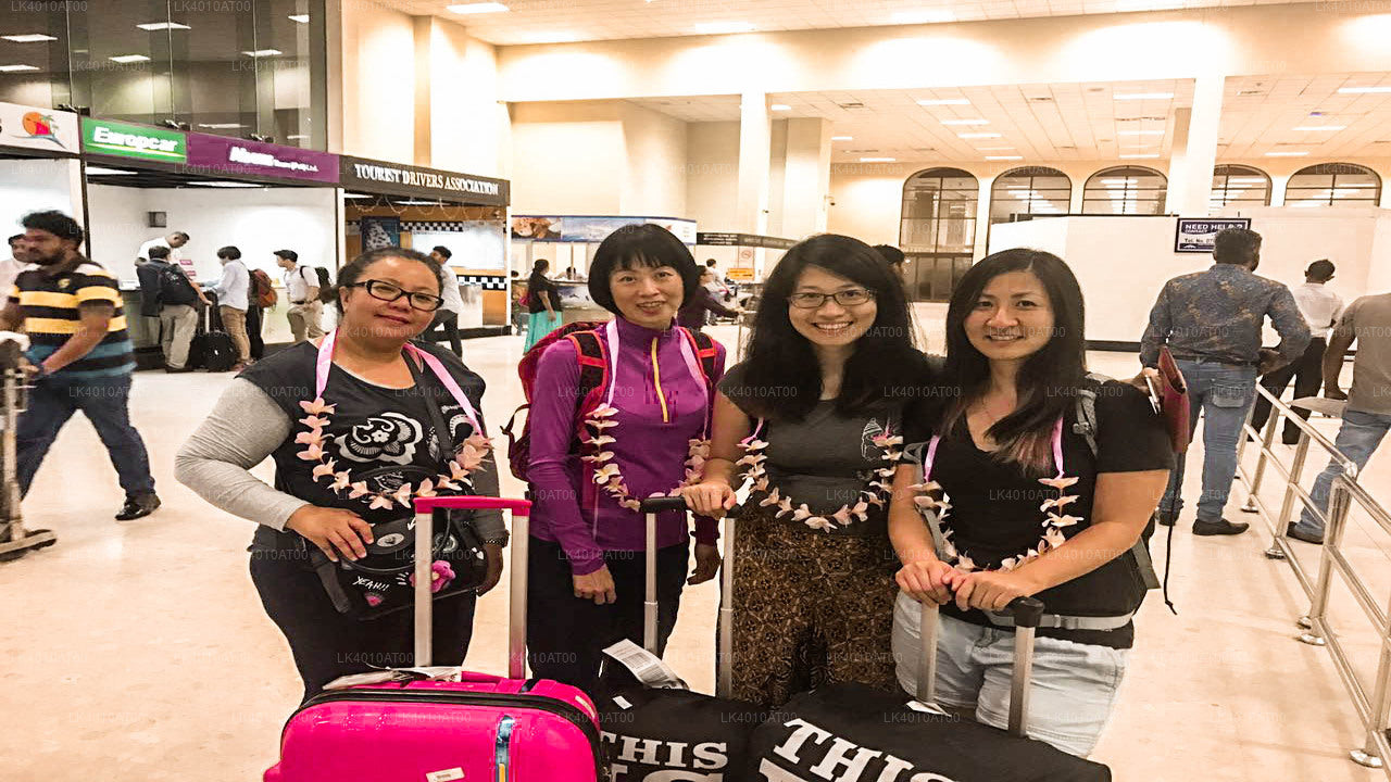 Privater Transfer von Wathurugama City zum Flughafen Colombo (CMB)