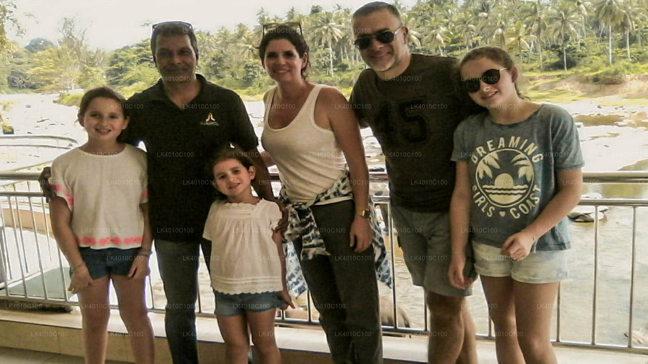 Privater Transfer von Seeduwa City zum Flughafen Colombo (CMB)