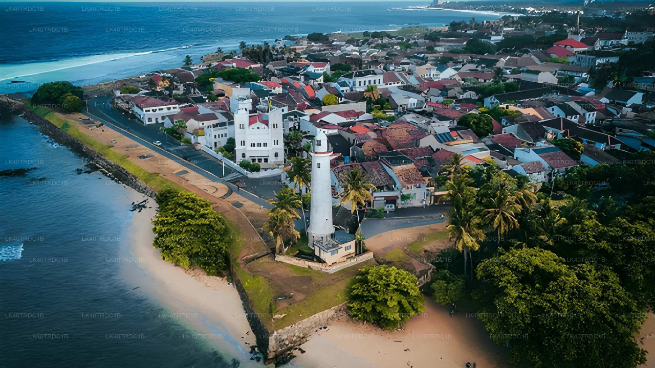 Privater Transfer von Negombo nach Hiriketiya mit Besichtigungsstopps