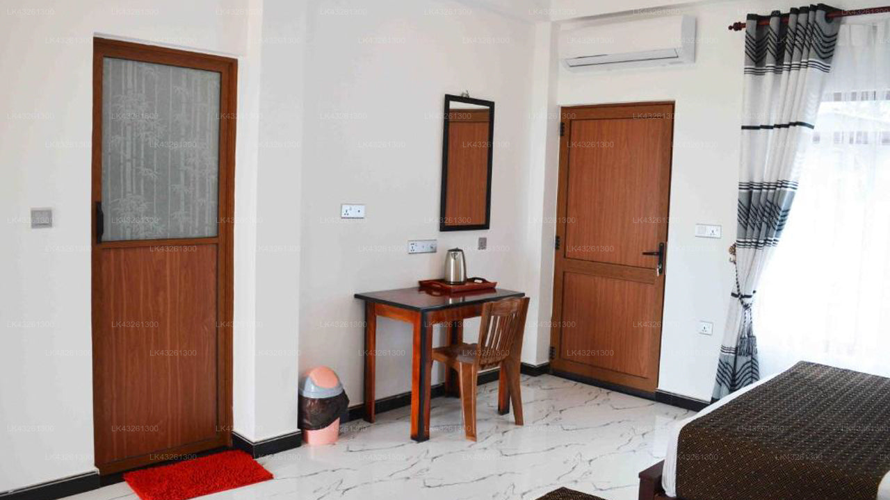 Blue Wings Beach Hotel, Trincomalee