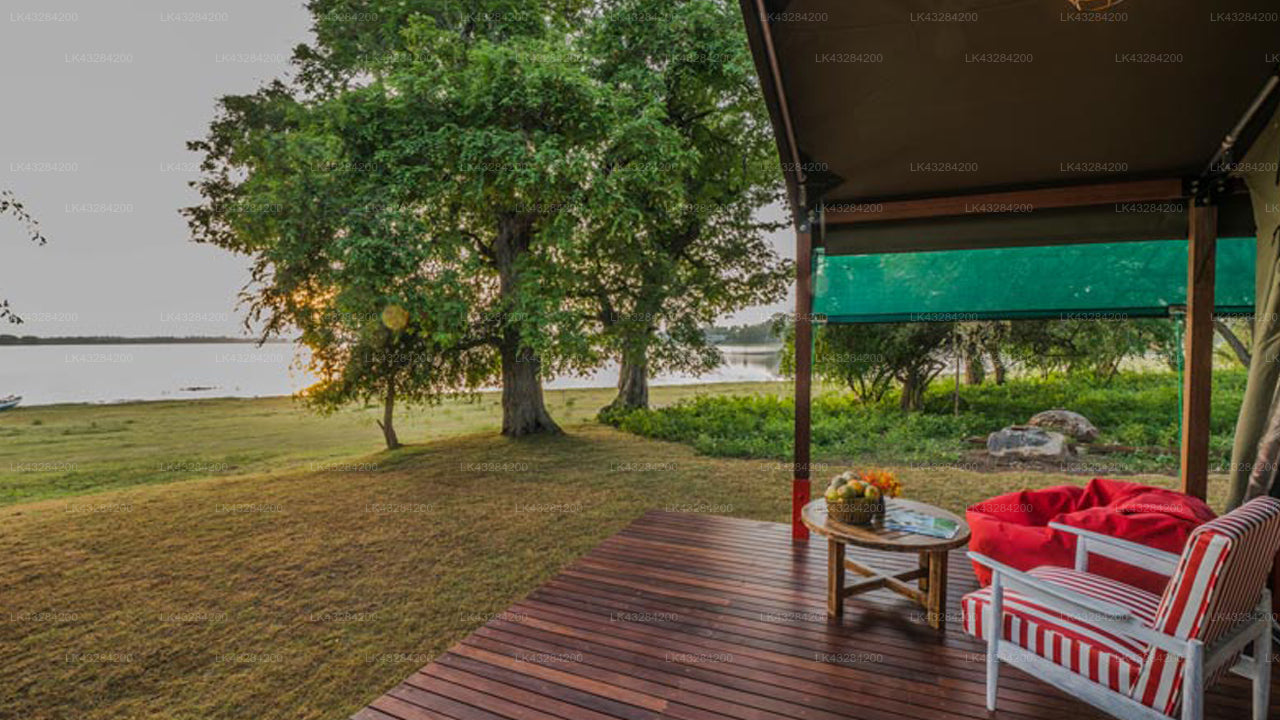 Flameback Eco Lodge, Weerawila 