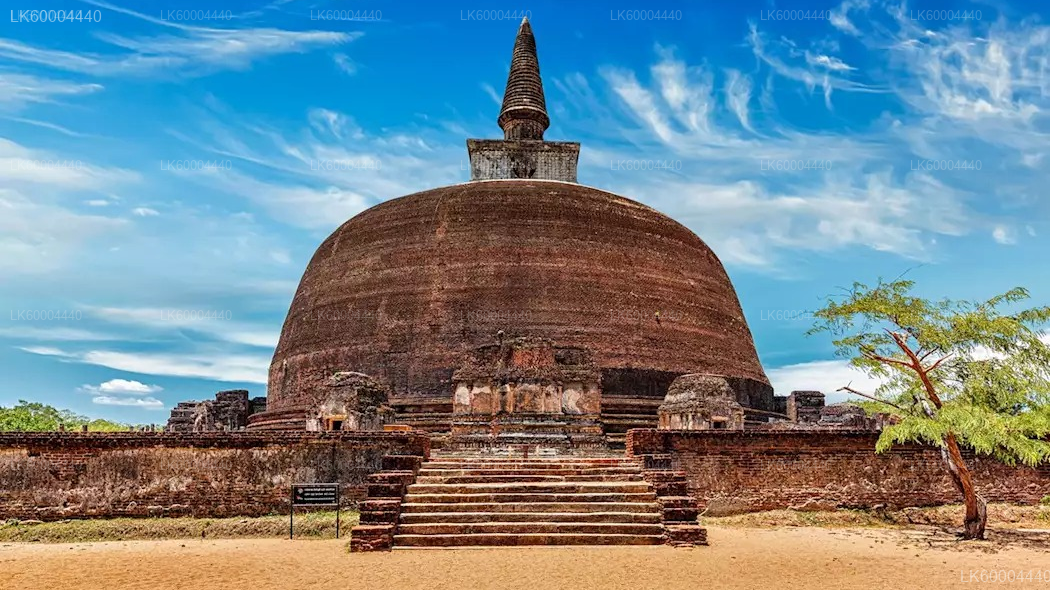 Anuradhapura and Polonnaruwa Ancient Cities Tour from Trincomalee