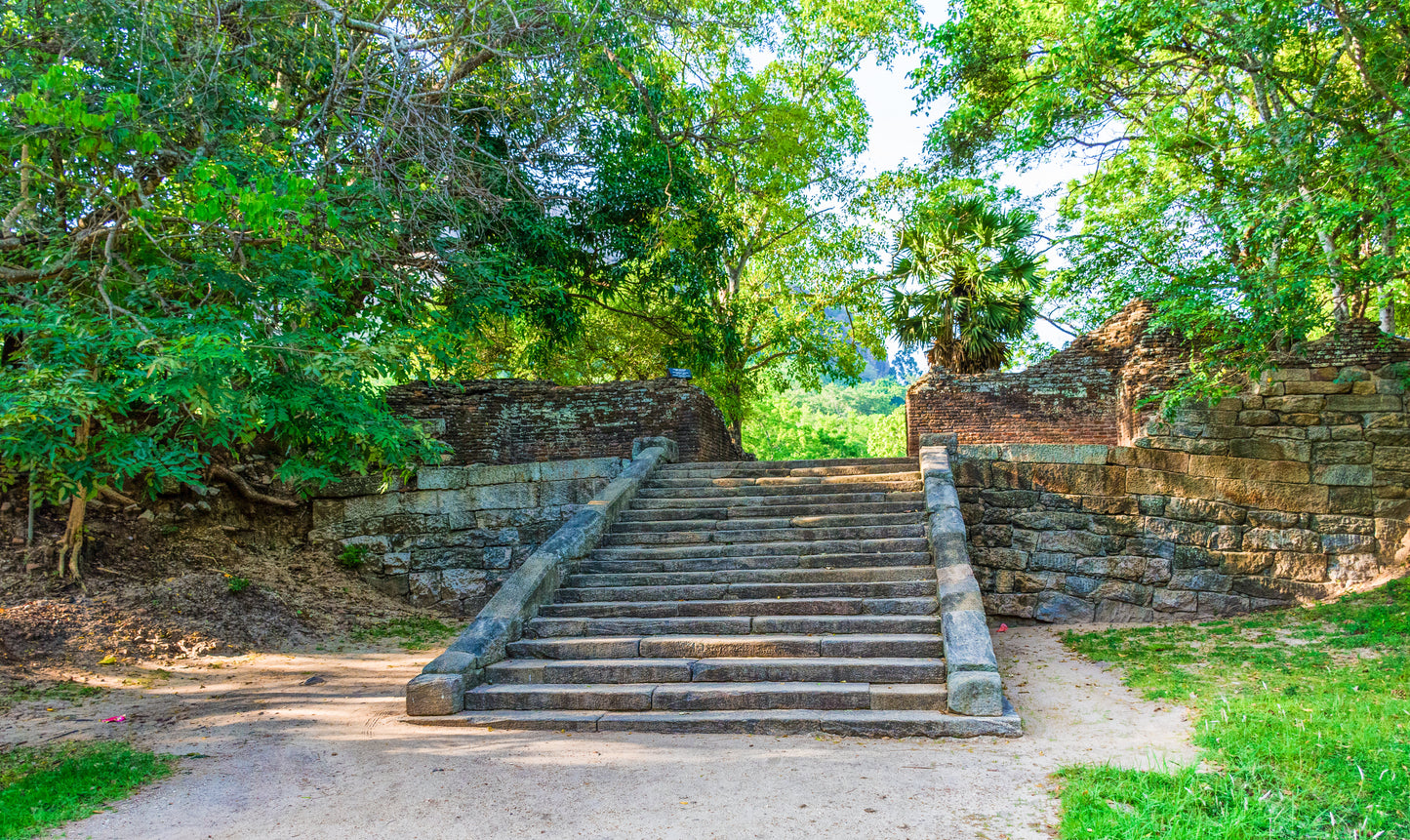 Panduwasnuwara und Yapahuwa aus Kandy