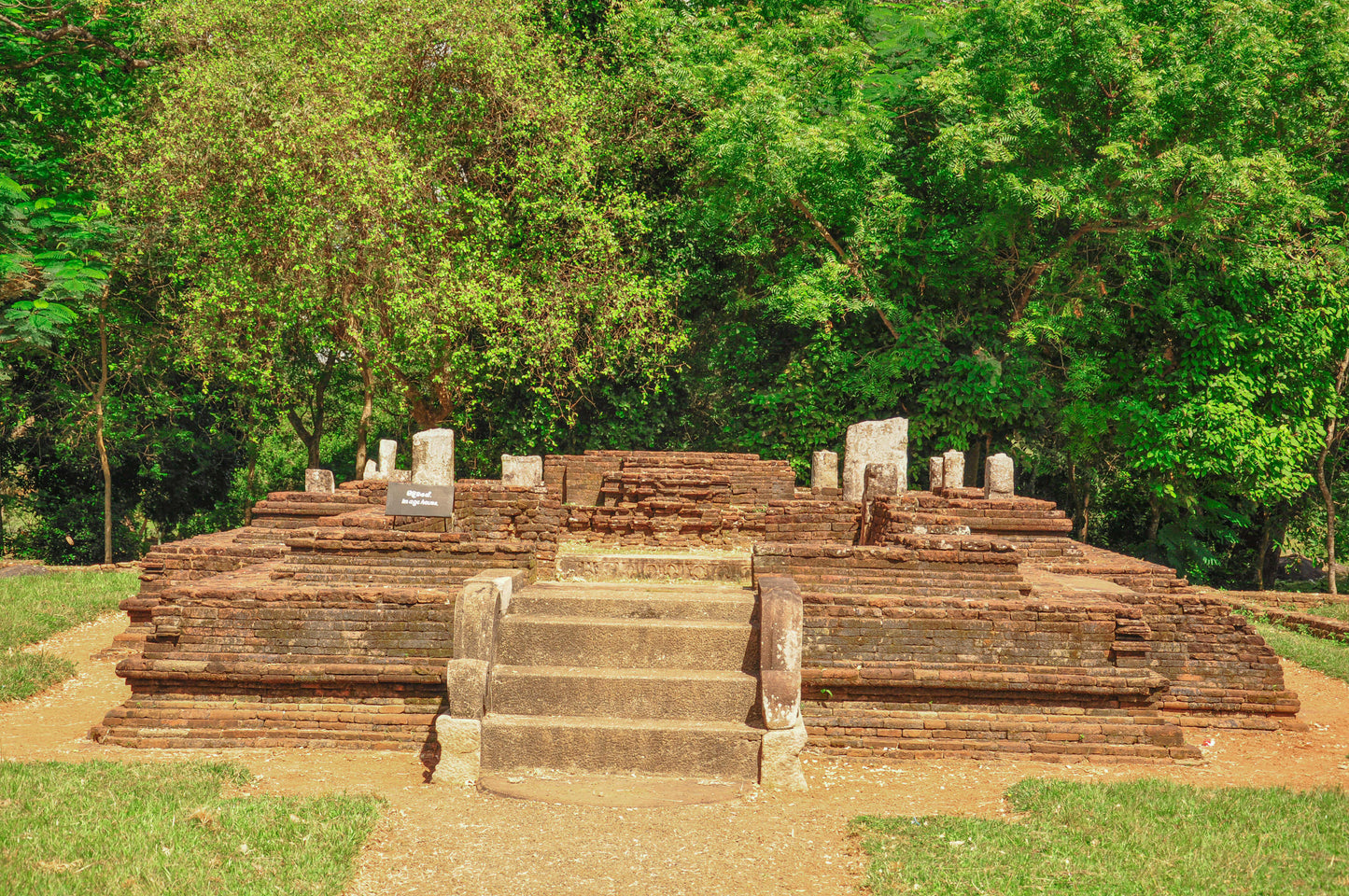 Panduwasnuwara und Yapahuwa aus Kandy
