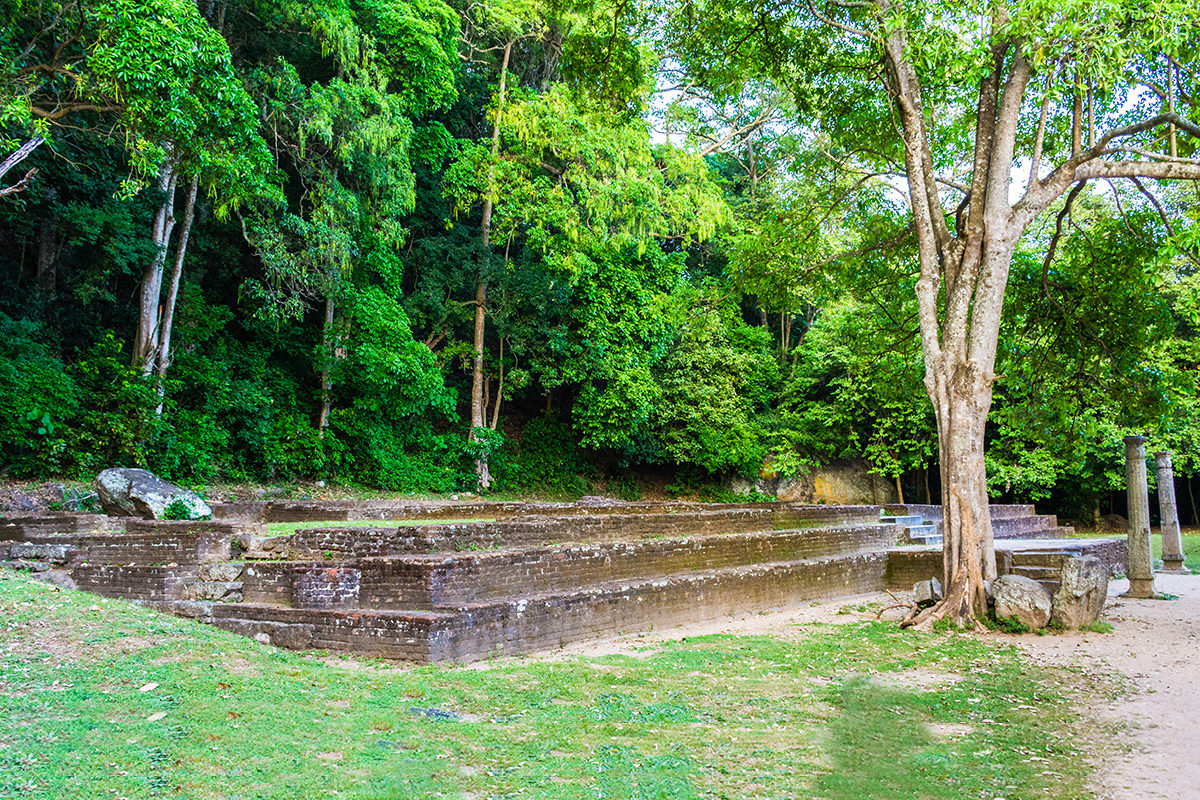 Panduwasnuwara und Yapahuwa aus Kandy