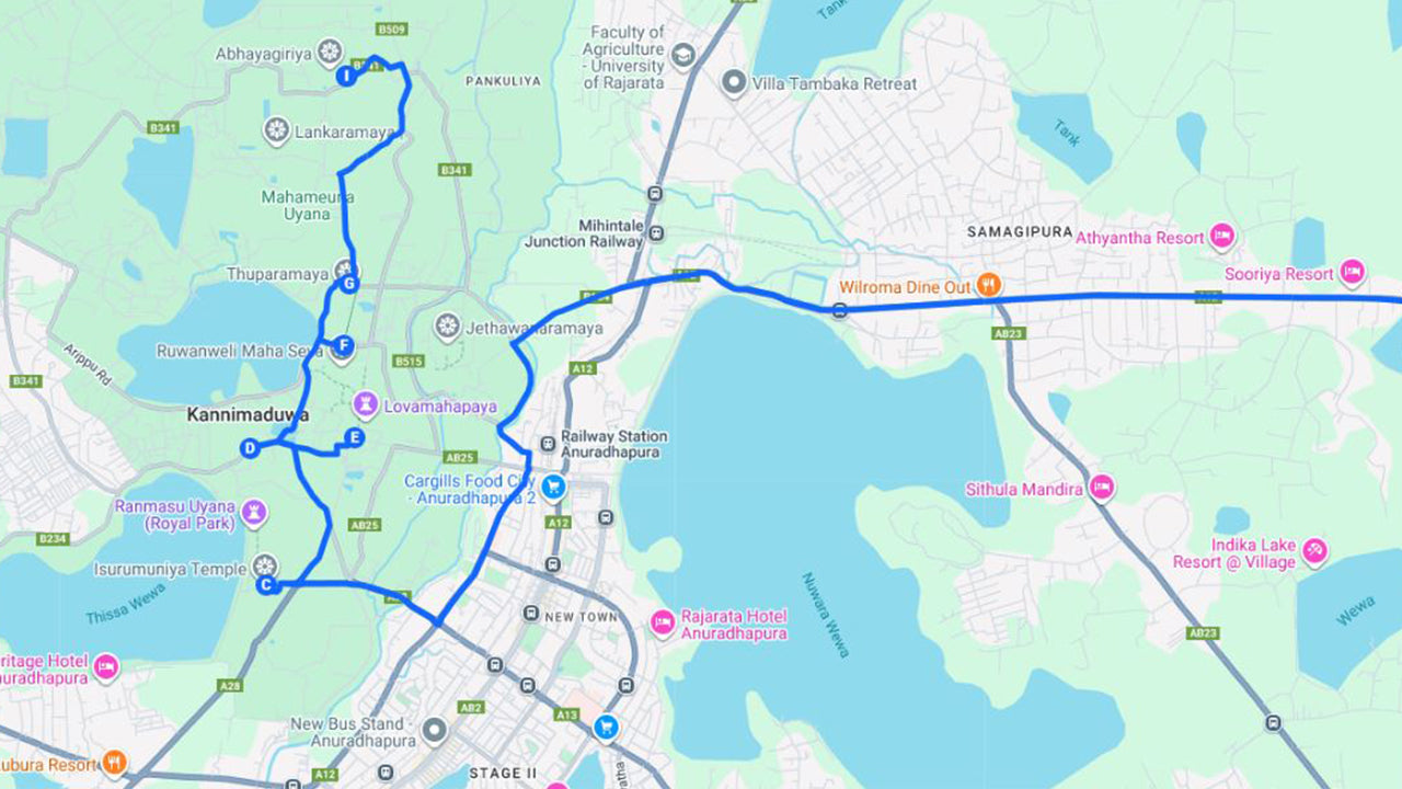 Heilige Stadt Anuradhapura von Sigiriya aus