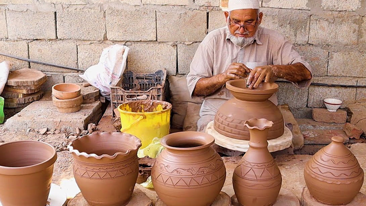 Traditional Mati (Pottery) Workshop in Weligama