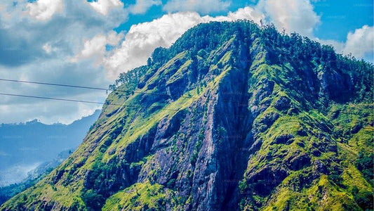 Wanderung und Seilrutschen zum Little Adam's Peak ab Ella