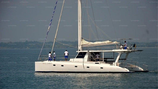 Ceycat-Übernachtungskreuzfahrt in der Koddiyar-Bucht