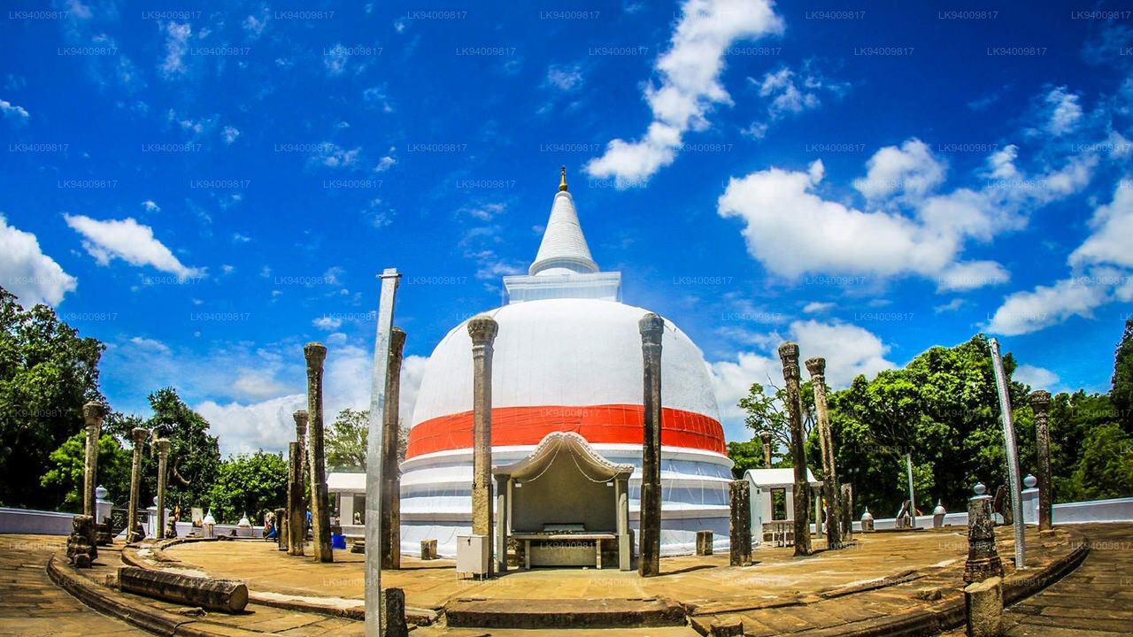Heilige Stadt Anuradhapura von Colombo aus