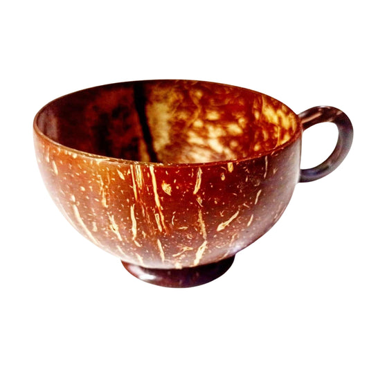 Kokosnussschalenbecher