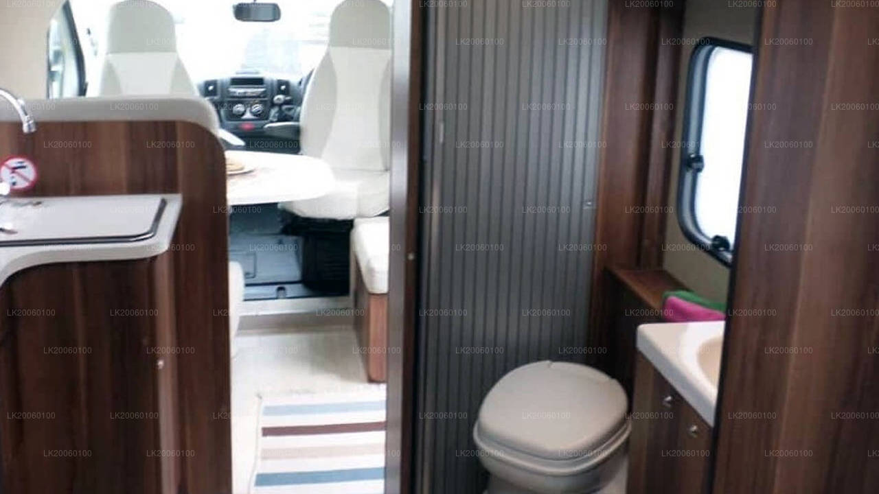Wohnmobilvermietung mit Chauffeur (Roller Team Zefiro 269P)