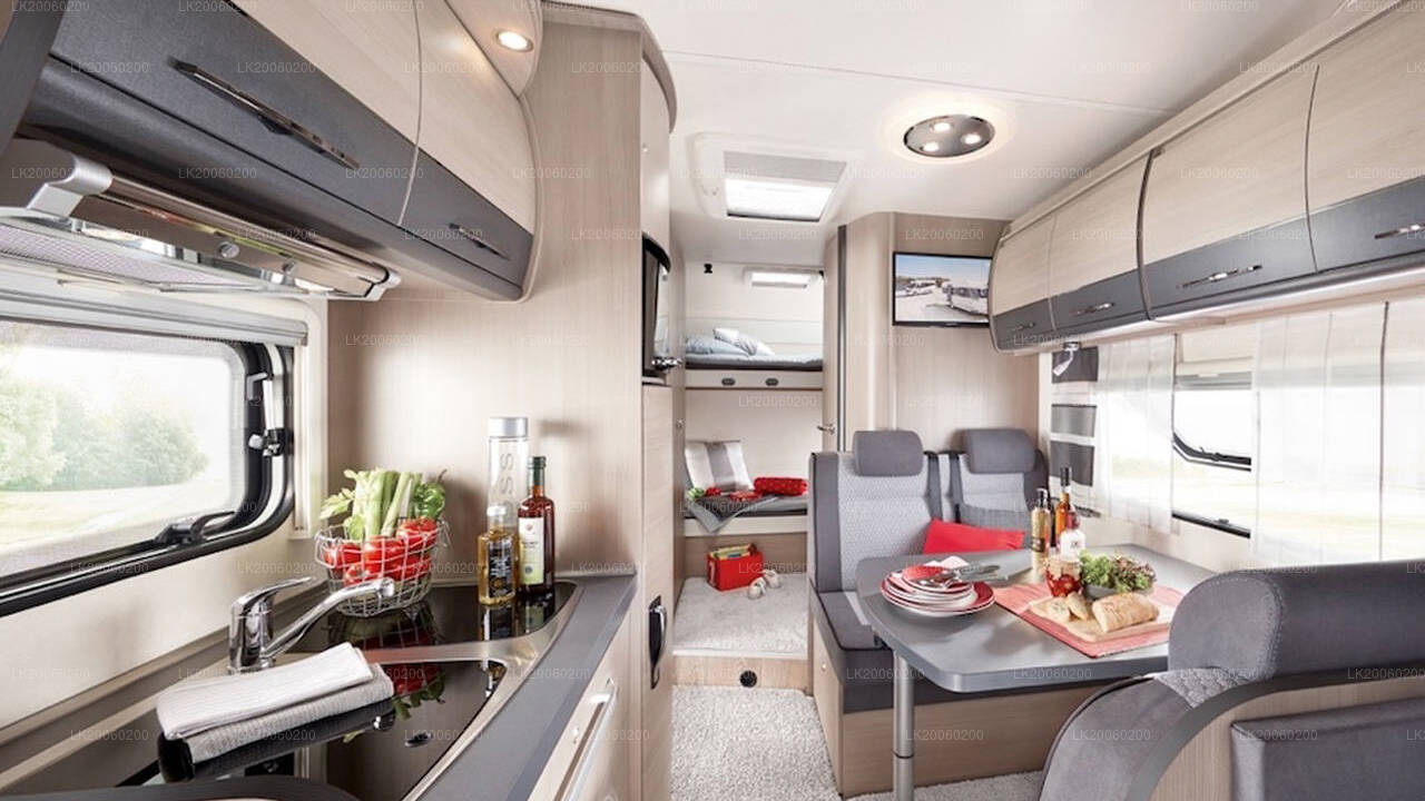 Wohnmobilvermietung mit Chauffeur (Hobby Siesta A70 GM)